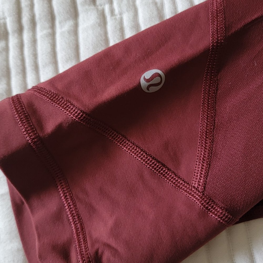 LULULEMON 7/8 pant with pockets and zipper